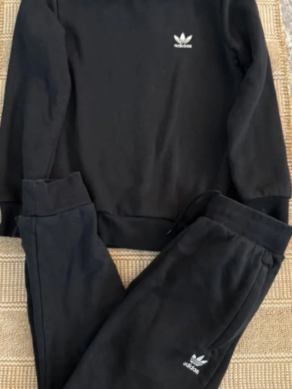 Boys Adidas Size XS 7/8